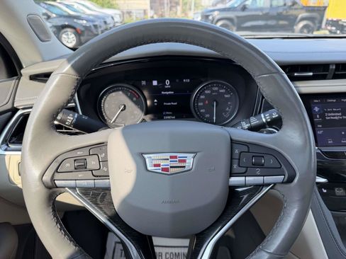 Certified 2022 Cadillac XT6 Premium Luxury w/ Technology Package AWD/4WD image 29