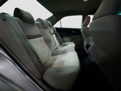 Used 2012 Toyota Camry LE image 28