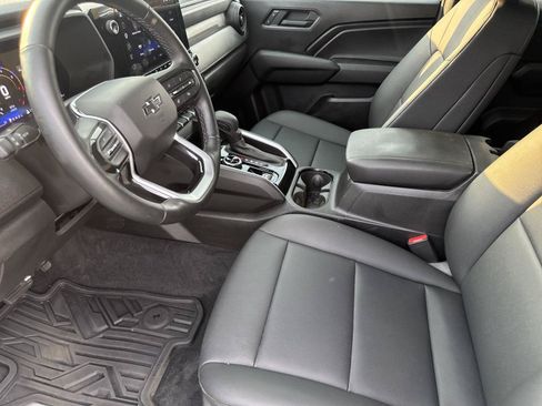 Used 2025 Chevrolet Colorado Trail Boss AWD/4WD image 10
