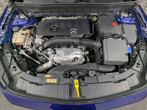 Used 2021 Mercedes-Benz GLB 250 image 28