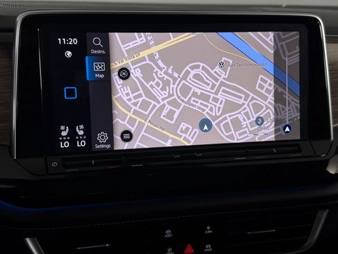Used 2025 Volkswagen Atlas SEL AWD/4WD image 18