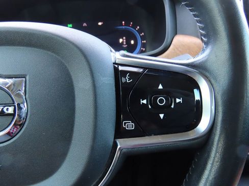 Used 2022 Volvo S90 B6 Momentum image 35