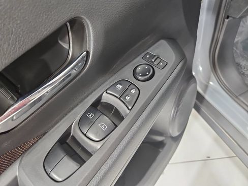 Used 2024 Nissan Kicks SR FWD image 12