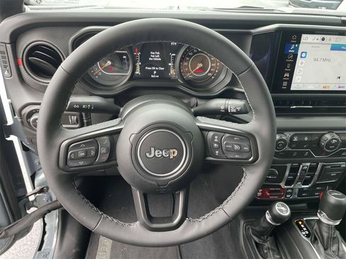 New 2025 Jeep Gladiator Rubicon w/ Convenience Group image 33