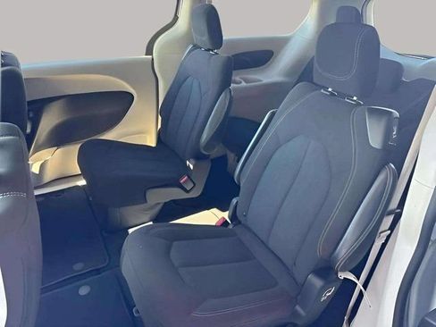 Used 2024 Chrysler Voyager LX FWD image 9