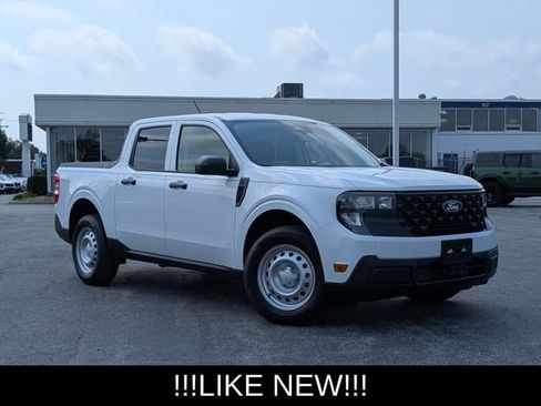 Used 2025 Ford Maverick XL w/ Equipment Group 102A AWD/4WD image 2