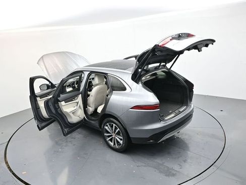 Used 2023 Jaguar F-PACE S image 41