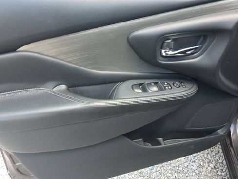 Used 2018 Nissan Murano SV AWD/4WD image 12