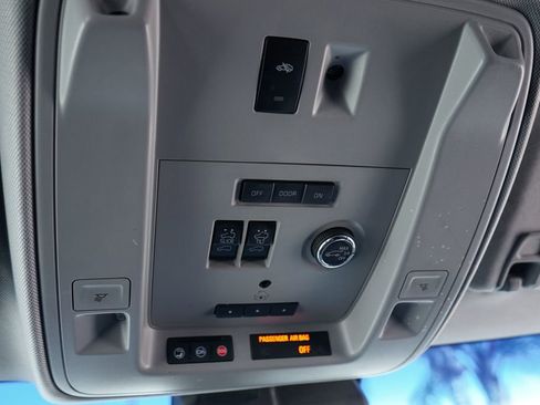 Used 2019 Cadillac Escalade Premium Luxury RWD image 34