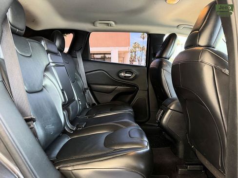 Used 2016 Jeep Cherokee Limited FWD image 14