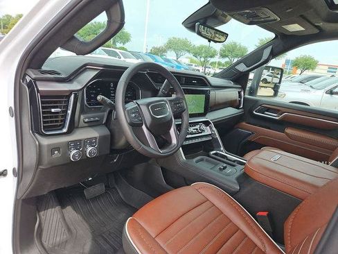 Used 2025 GMC Sierra 2500 Denali Ultimate AWD/4WD image 10