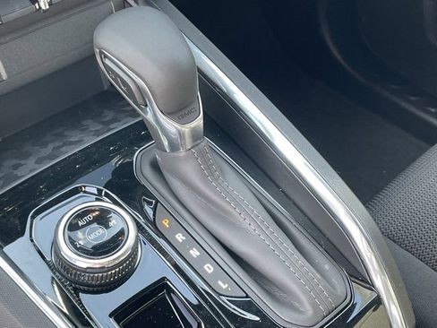 New 2025 GMC Canyon Elevation w/ Convenience Package image 15