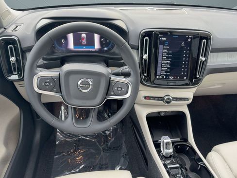 Certified 2024 Volvo XC40 B5 Plus w/ Climate Package image 27