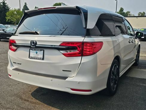 Used 2023 Honda Odyssey Touring image 5