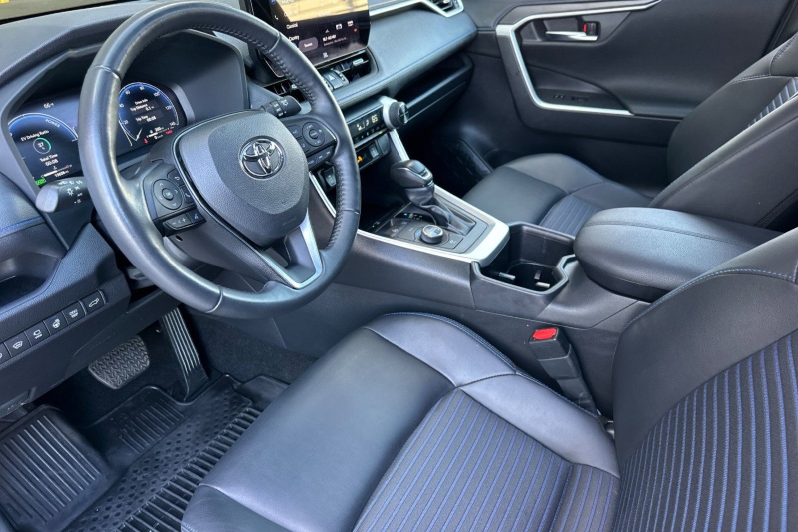 Certified 2024 Toyota RAV4 XSE w/ Advanced Technology Package AWD/4WD image 9