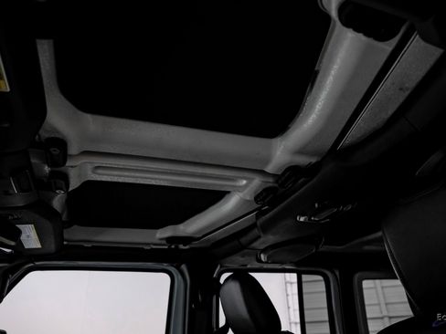 Used 2022 Jeep Wrangler Unlimited Rubicon w/ Xtreme Recon 35" Tire Package image 42