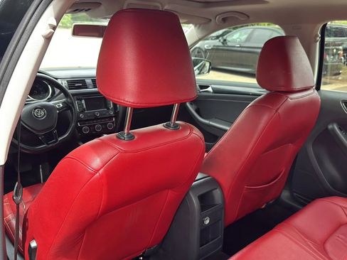 Used 2015 Volkswagen Jetta SEL FWD image 16