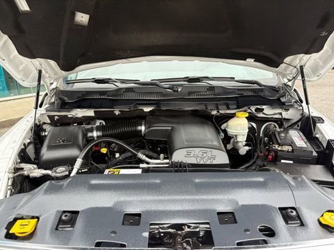 Used 2018 RAM 1500 SLT image 30