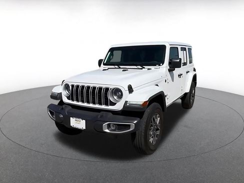 Used 2025 Jeep Wrangler Unlimited Sahara AWD/4WD image 7