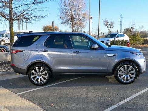 Used 2019 Land Rover Discovery HSE image 4