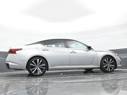 Used 2022 Nissan Altima 2.5 SR image 40