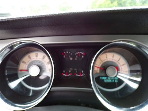 Used 2010 Ford Mustang Coupe RWD image 27