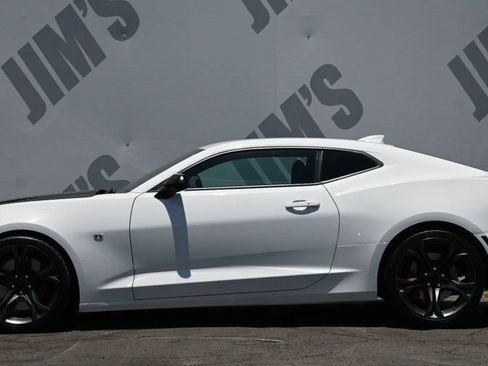 Used 2017 Chevrolet Camaro SS RWD image 8