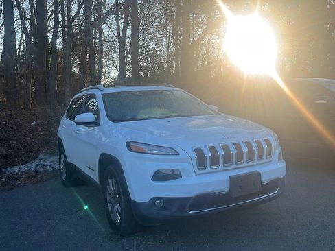 Used 2016 Jeep Cherokee Limited image 6