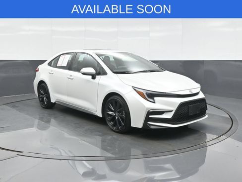 Used 2024 Toyota Corolla SE w/ SE Premium Package FWD image 1