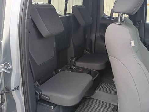 Used 2017 Toyota Tacoma TRD Sport w/ Premium & Technology Package image 14