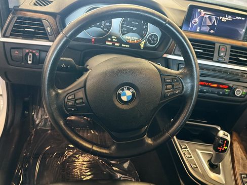 Used 2015 BMW 320i xDrive Sedan AWD/4WD image 18