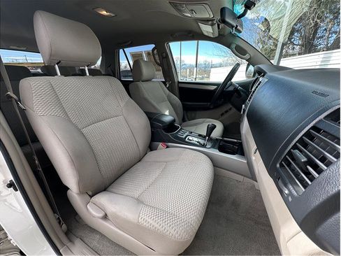 Used 2007 Toyota 4Runner SR5 AWD/4WD image 15