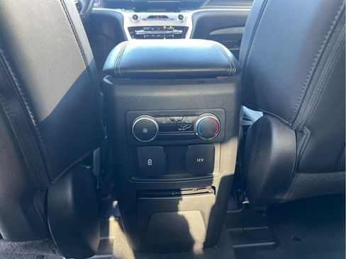 Used 2022 Ford Explorer XLT w/ Equipment Group 202A RWD image 26