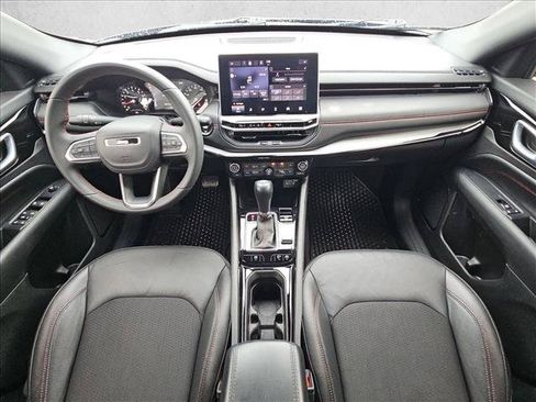 Used 2023 Jeep Compass Trailhawk AWD/4WD image 16