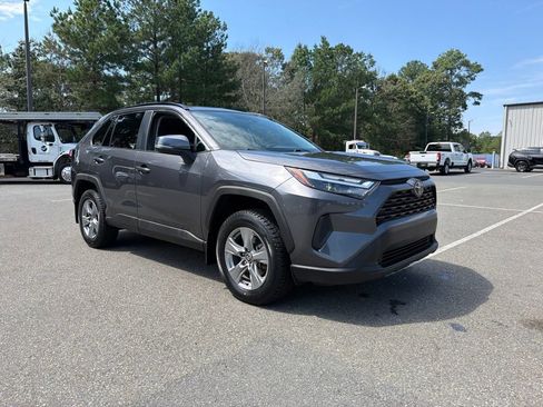 Used 2024 Toyota RAV4 XLE w/ Convenience Package AWD/4WD image 4