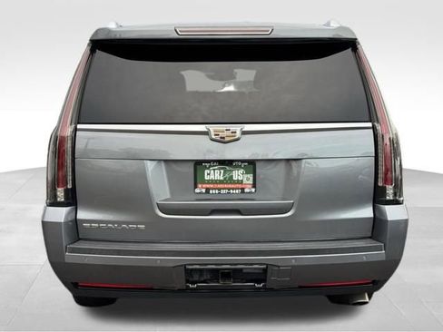 Used 2018 Cadillac Escalade ESV Luxury image 8
