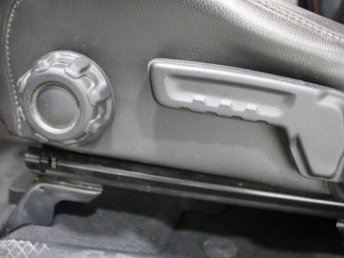 Used 2022 Jeep Gladiator Rubicon w/ Cold Weather Group AWD/4WD image 4