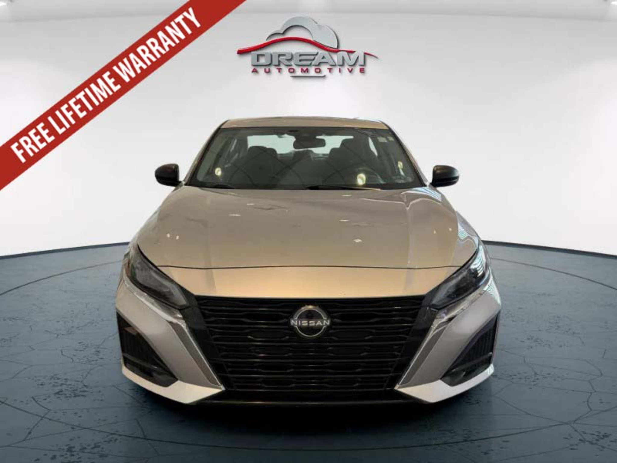 Used 2025 Nissan Altima 2.5 SV FWD image 3