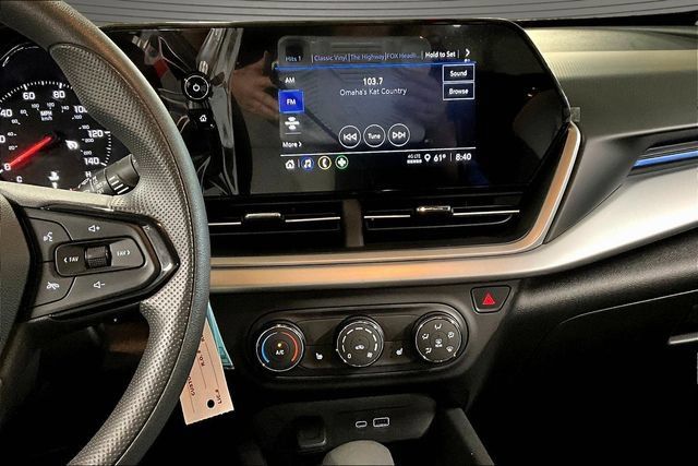 Used 2026 Chevrolet Trax LS w/ LS Convenience Package FWD image 9