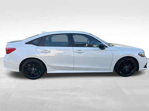 Used 2023 Honda Civic Sport image 6