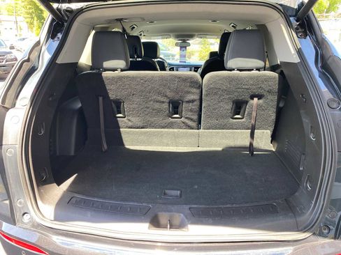 Used 2018 Buick Enclave Essence AWD/4WD image 35