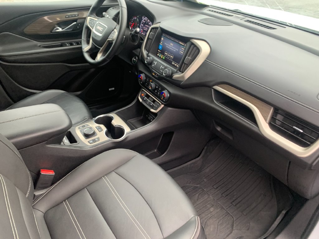 Used 2023 GMC Terrain Denali w/ Denali Premium Package AWD/4WD image 18