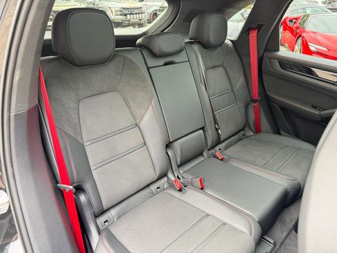 Used 2025 Porsche Cayenne GTS image 58