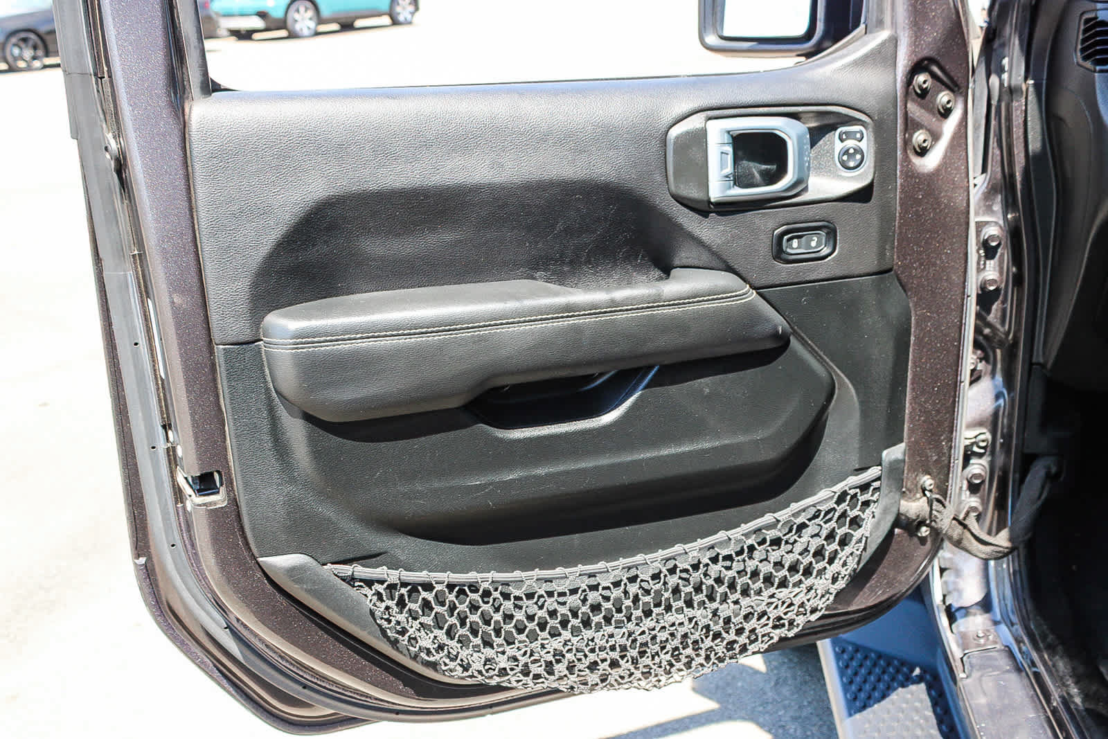 Used 2020 Jeep Wrangler Unlimited Sahara AWD/4WD image 21