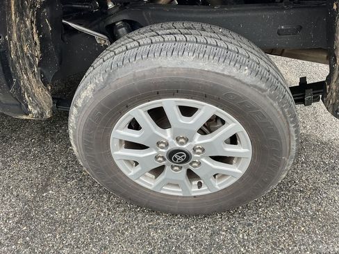 Used 2025 Toyota Tacoma SR w/ SR Upgrade Package image 5