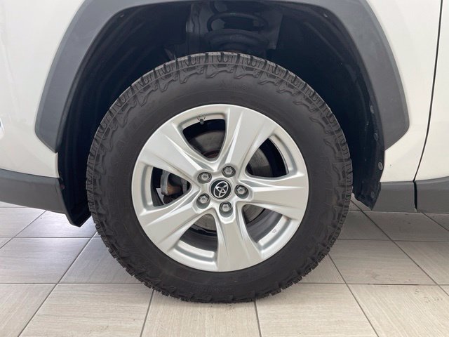Used 2019 Toyota RAV4 XLE w/ Convenience Package AWD/4WD image 9