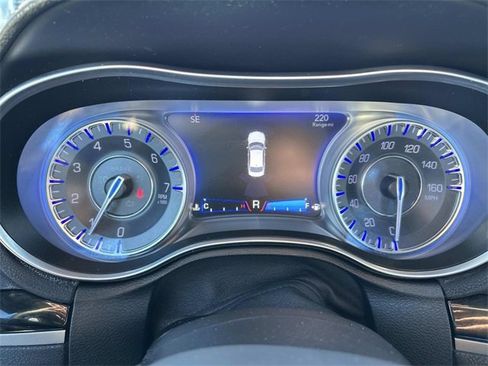 Used 2018 Chrysler 300 S w/ 300S Premium Group image 35