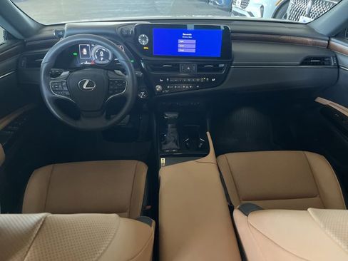 Certified 2023 Lexus ES 300h w/ Premium Package image 13