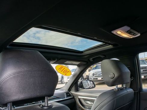 Used 2018 BMW 330i xDrive Sedan w/ Convenience Package image 21