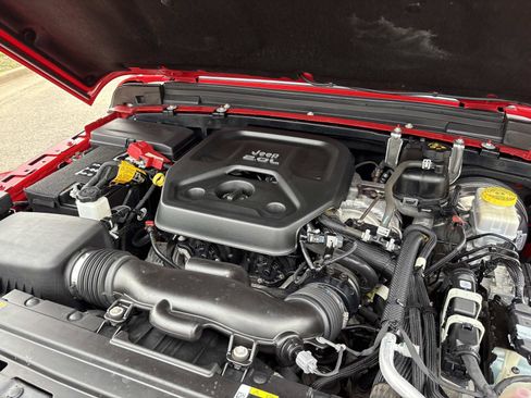 Used 2021 Jeep Wrangler Unlimited Sahara image 34